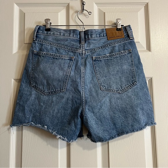 Aritzia Denim Forum Yoko High Rise Mid Thigh Cut-Off Denim Shorts - Size 29 - Picture 6 of 16